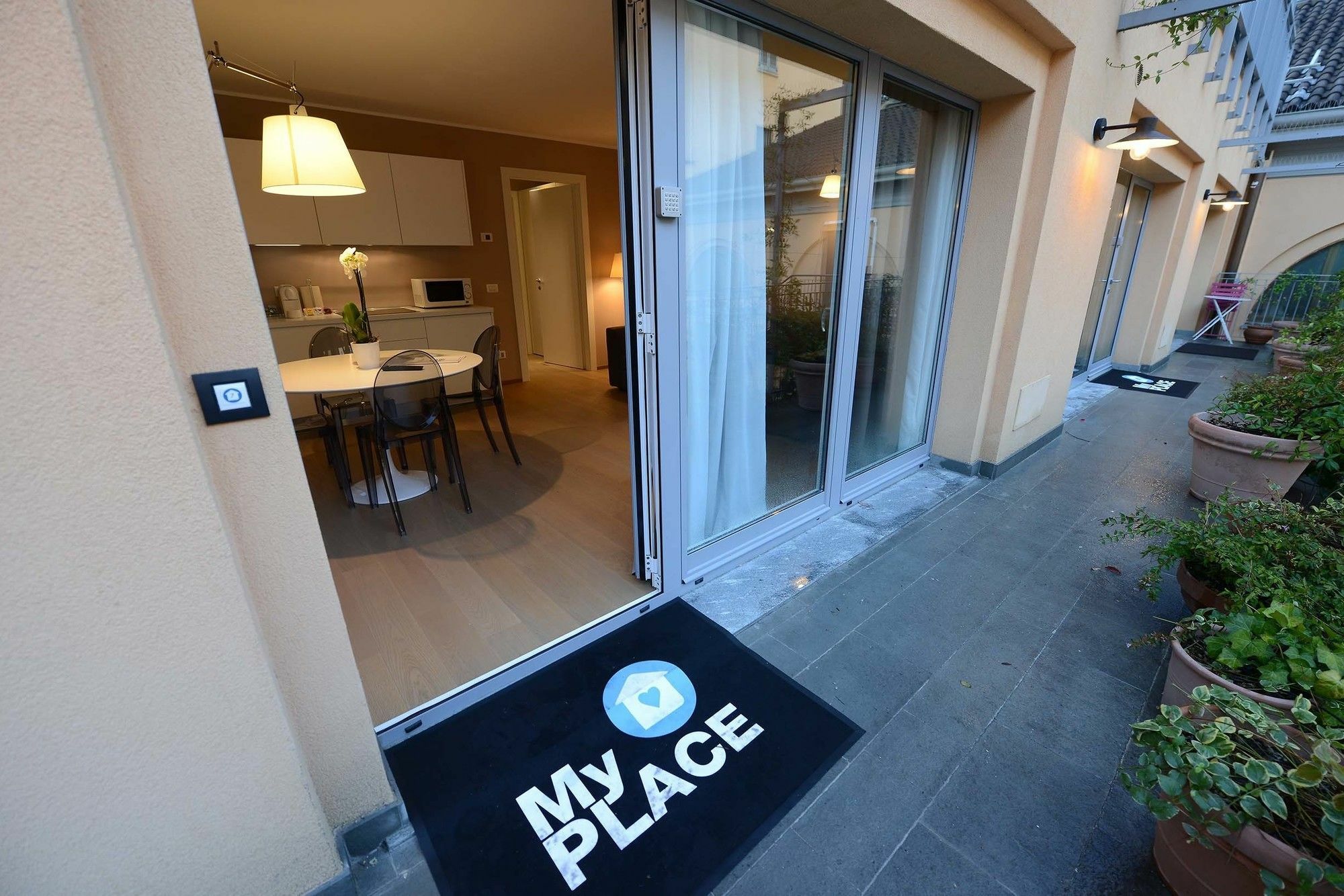 Myplace Corso Como 11 Apartments Мілан Екстер'єр фото